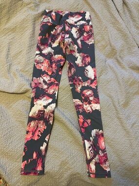 Victoria's Secret Dark Gray Leggings with Pink/Cream Floral. Body by Victoria